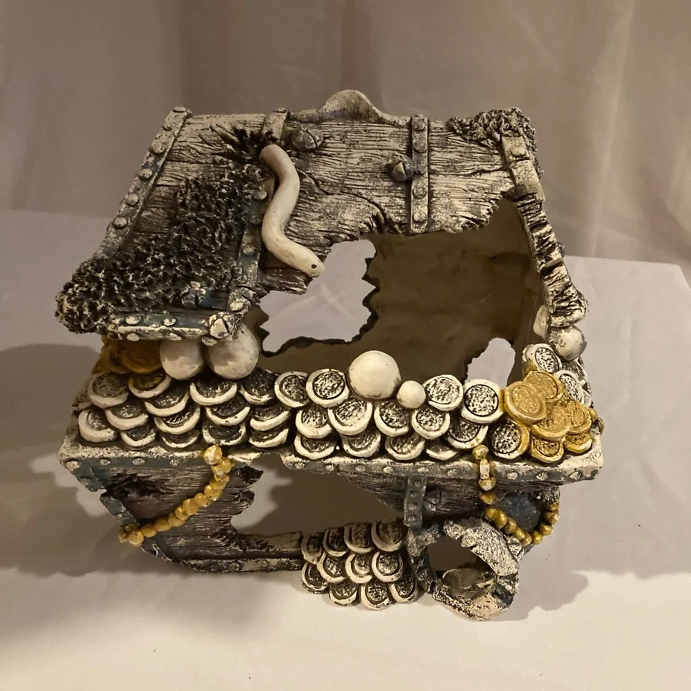 Aquarium treasure chest decor large
